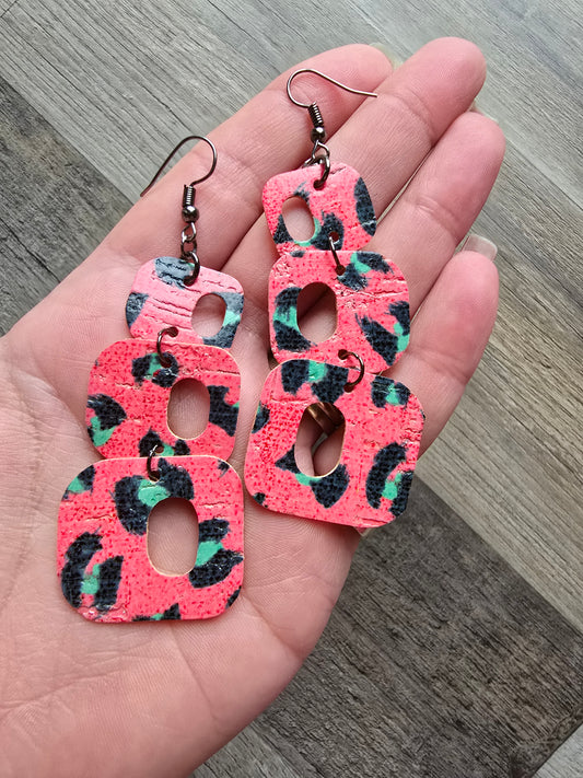 Retro Geometric Dangle Cork Earrings Pink/Green Cheetah