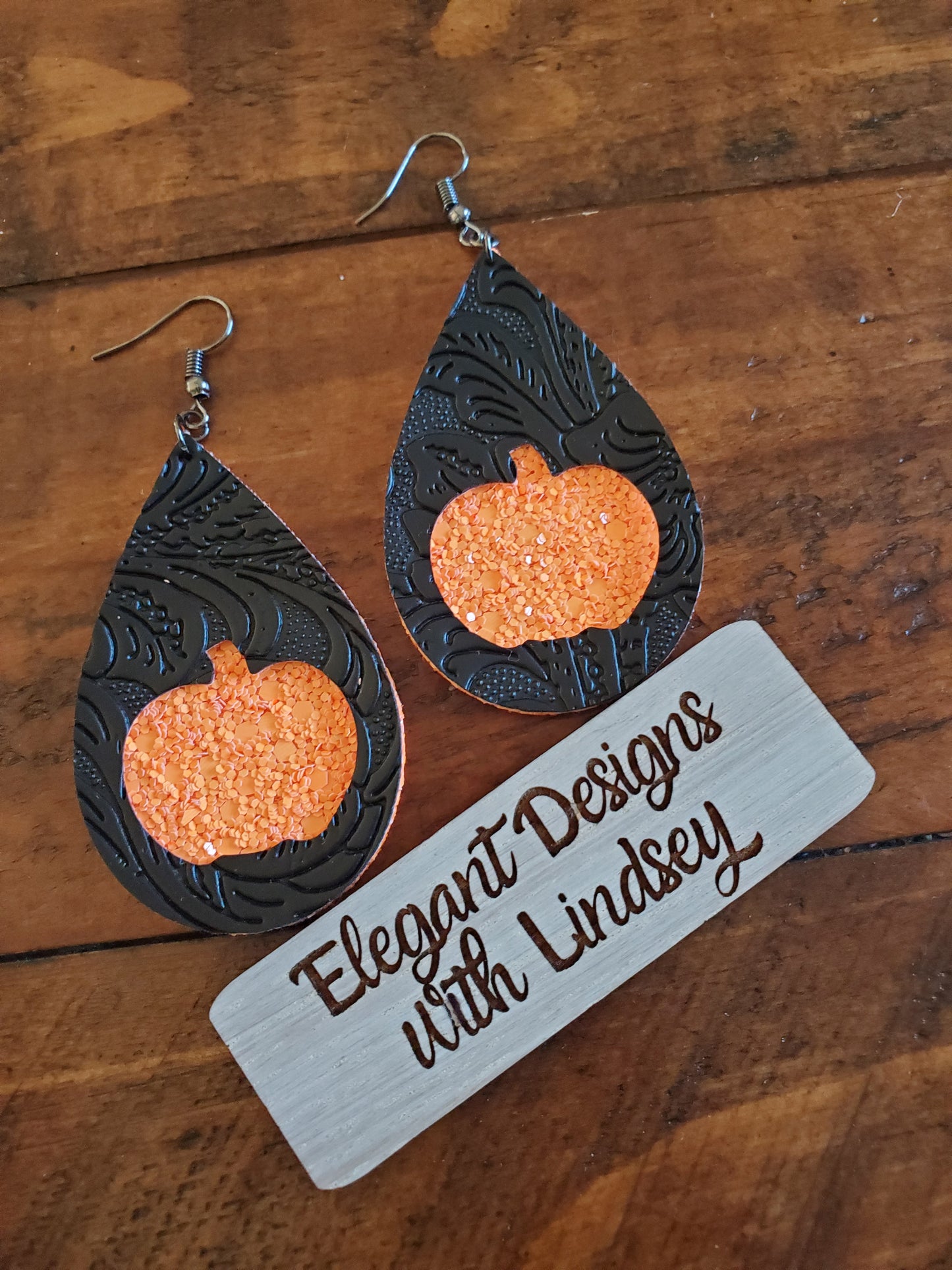 Pumpkin cut-out teardrop faux leather earrings