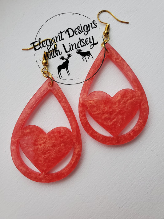 Red/gold heart resin earrings