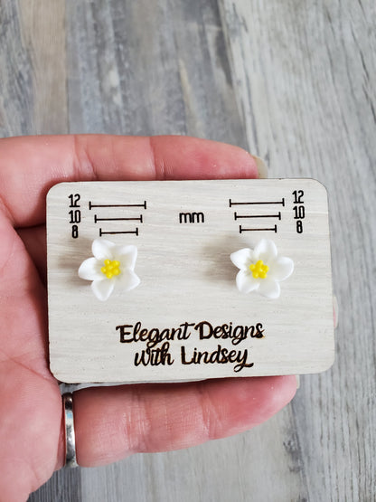 Children's White Flower Stud Earrings (GLOW-IN-THE-DARK)