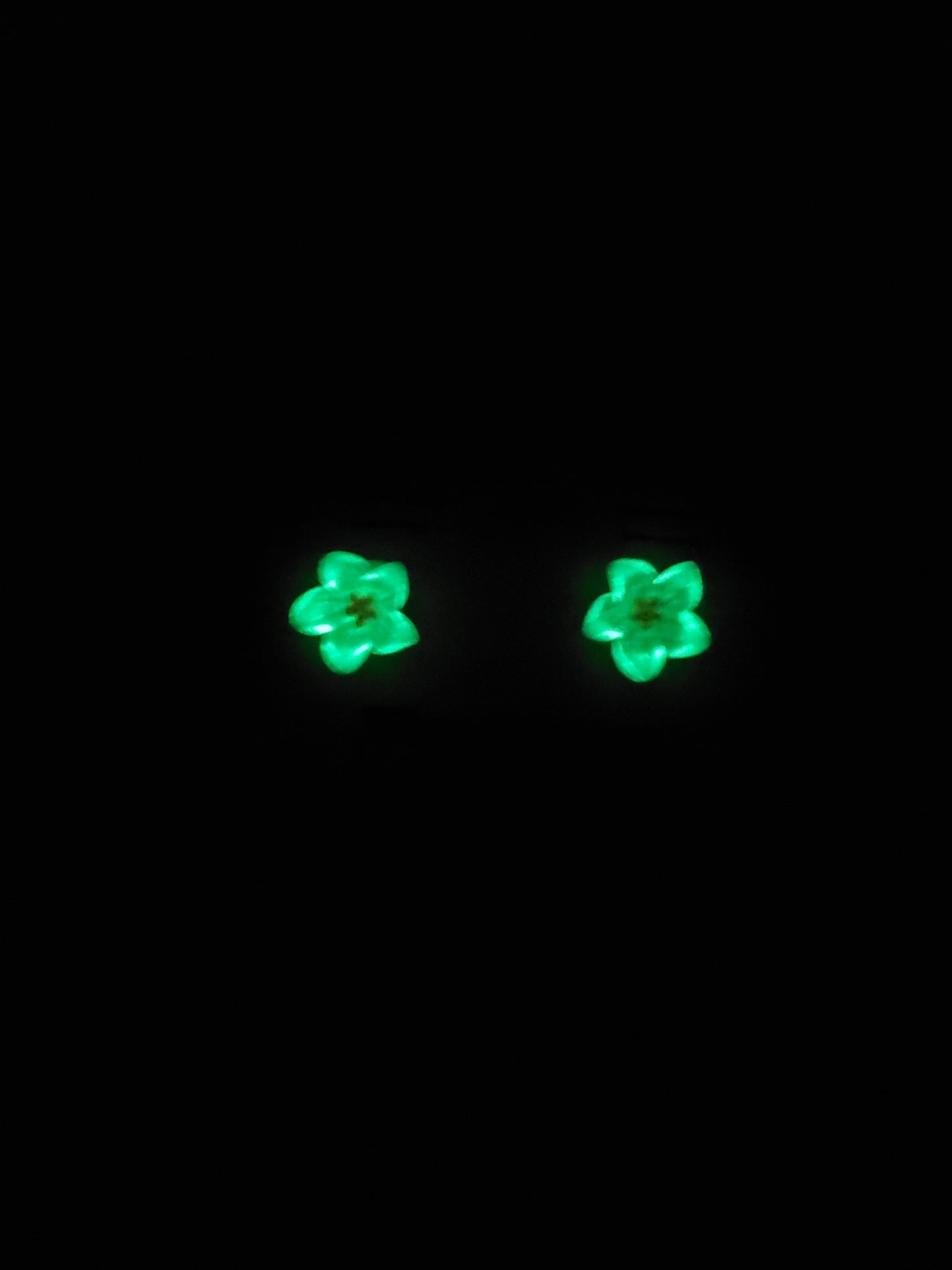 Children's Green Flower Stud Earrings (GLOW-IN-THE-DARK)